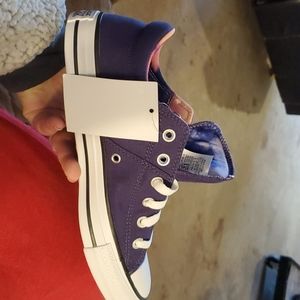 Converse women's shoe